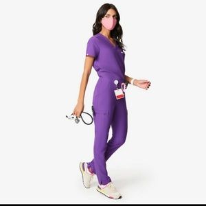 Figs Ultra Violet scrub set